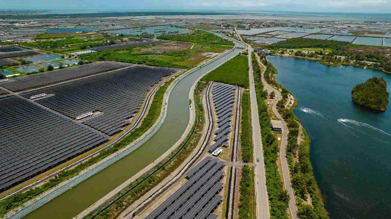 28国际能源事业提供智慧能源管理、、、、太阳能监控管理、、全方位电厂建置及运维解决方案，，并拥有管理超过6000案场的经验